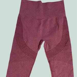 Seamless Scrunch Leggings – Women’s M – Wine Red
